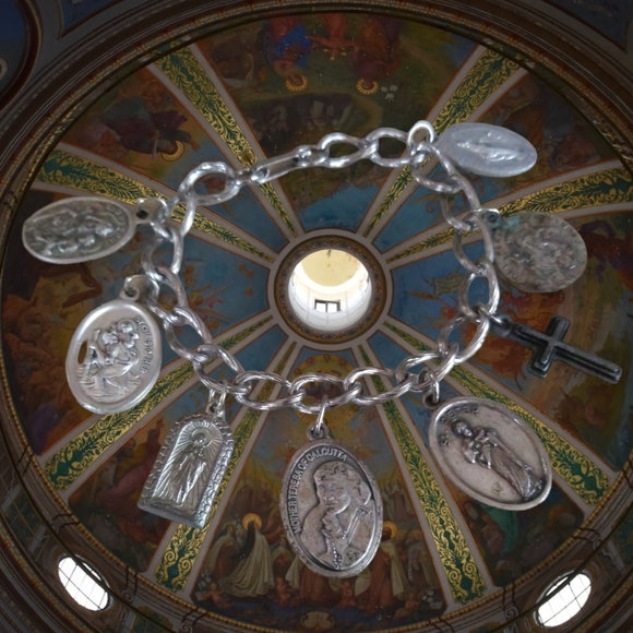 Hand Crafted Repurposed Vintage Religious Relic Mother Theresa Charm Bracelet - Picture 5 of 13